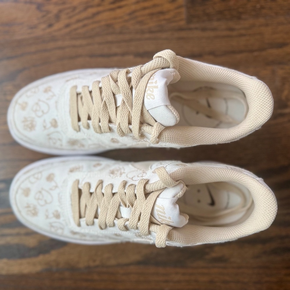 Embroidered Nike Court Vision Lows - Valentine's Day ed. - Picture 9 of 10
